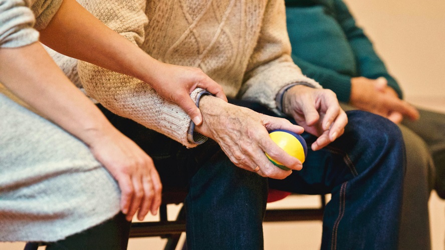How to Manage Rheumatoid Arthritis Using Holistic Options